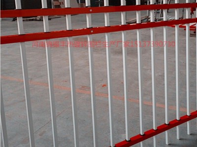 河南新乡厂家批发围墙防护栏 市政组装栅栏 户外金属安全护栏围栏
