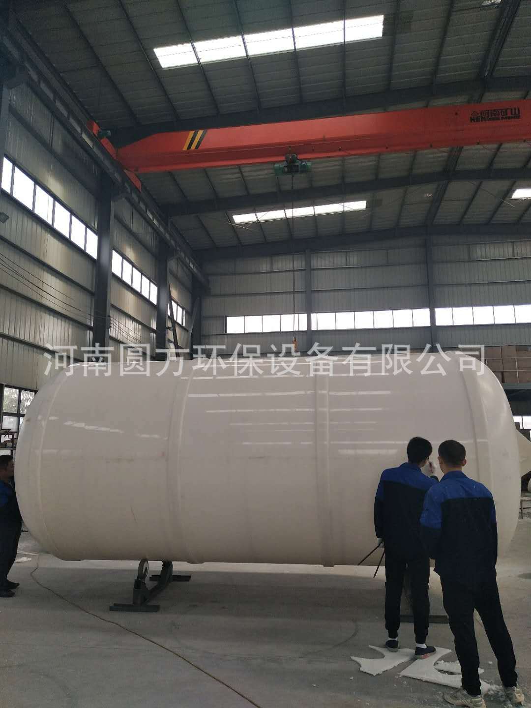 河南圆方环保--聚丙烯储罐卧式罐加工3。