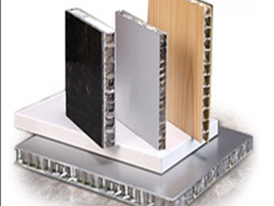 铝蜂窝复合板 冲孔铝单板蜂窝铝板 铝蜂窝穿孔吸音板 铝单板铝蜂窝板厂家 铝翼