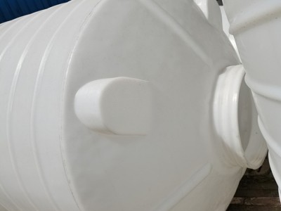 供应8000升水处理水箱PE塑料箱雨水收集罐