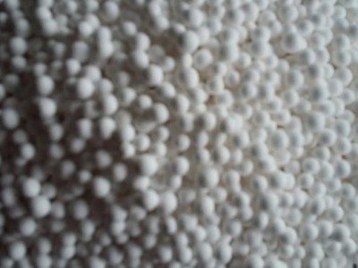 蓝洋环保填料     水处理滤料专家     活性氧化铝瓷球    3-5mm 活性氧化铝球图1