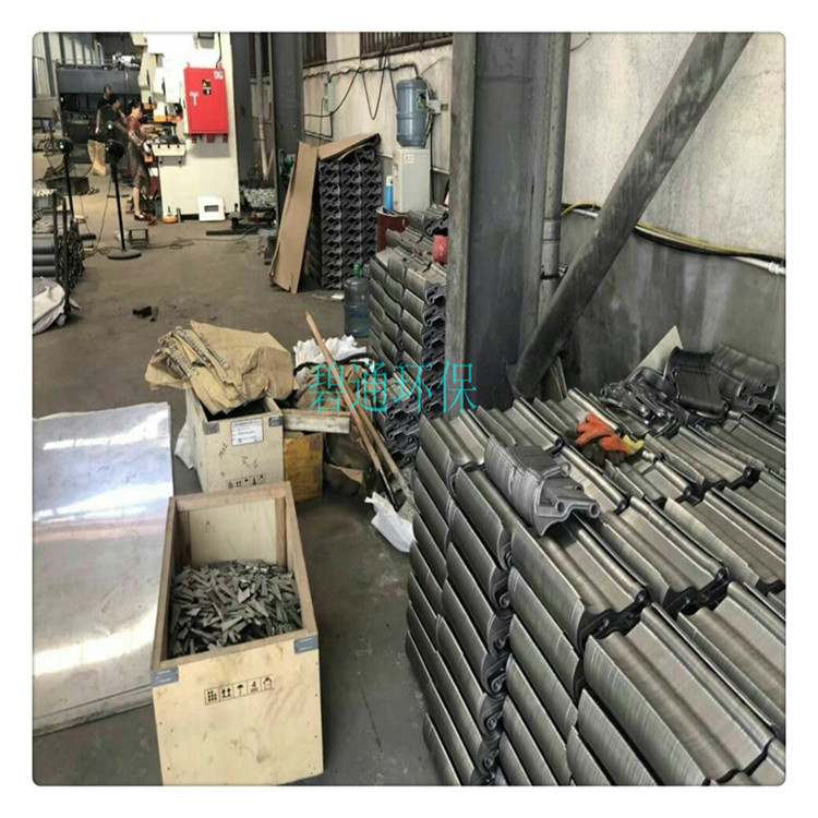 青岛碳钢机械格栅机 养殖场格栅机 环保机械格栅
