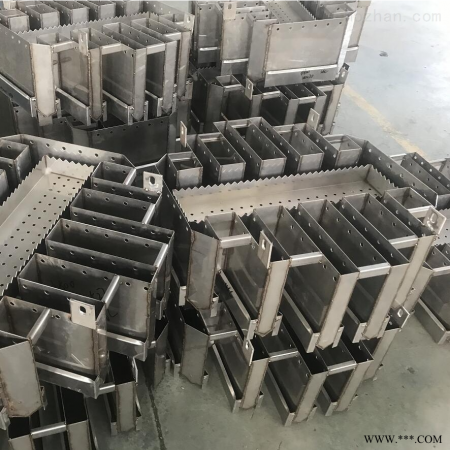 槽盘式分布器图1