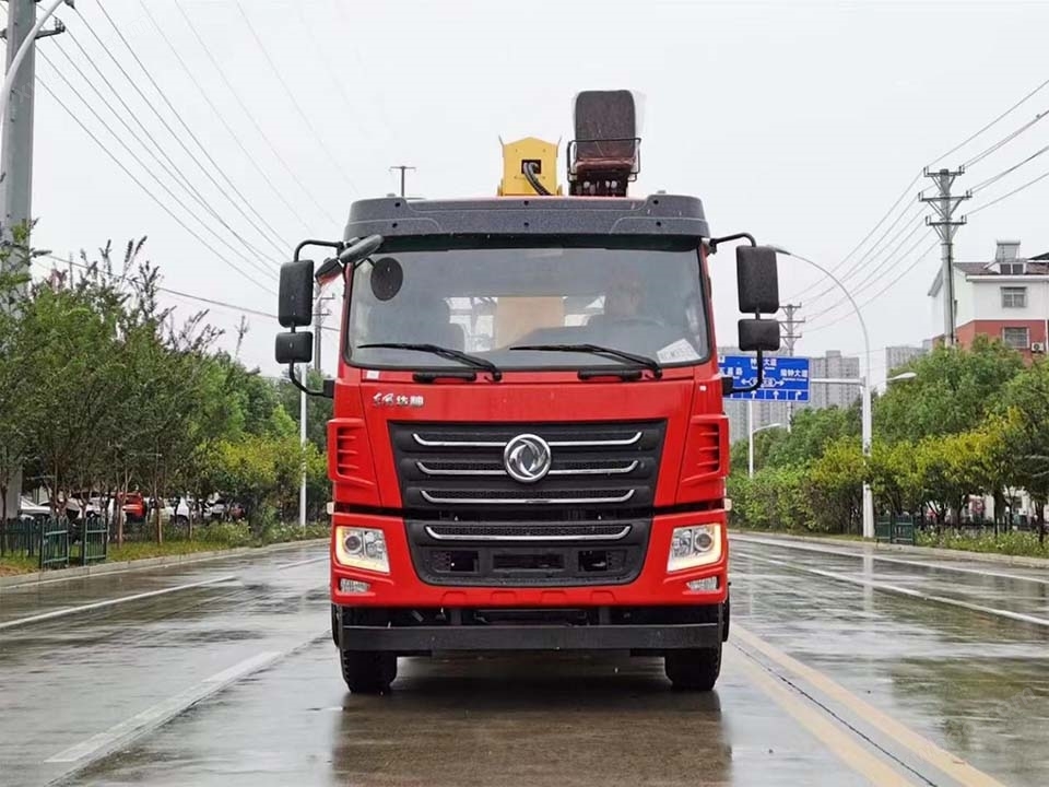 东风华神F5后双桥12吨随车吊